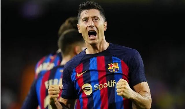 包含莱万多夫斯基焦点对战，萨拉赫与30激战日本队分钟，锐不可当胜负难料！的词条